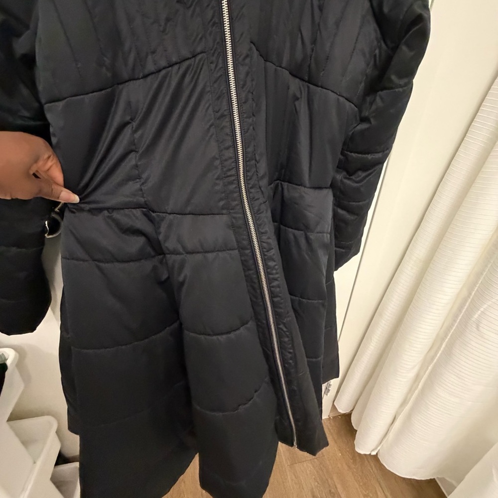 VENUS XL Black Puffer Pleated Dress Coat w/ Faux Fur (Fur worn) has been washed. - Picture 8 of 9